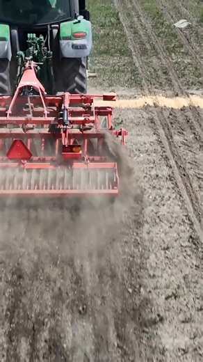 The high-speed disc is a popular tillage tool, but it requires careful consideration. In the fall, aggressive use can leave soil vulnerable to erosion. It's best used ahead of a cover crop or other residue management to protect the soil. In spring, it's less of a concern as a new crop is planted immediately after. #Tillage #Farming #SoilManagement #Agriculture #CoverCrops | RealAgriculture