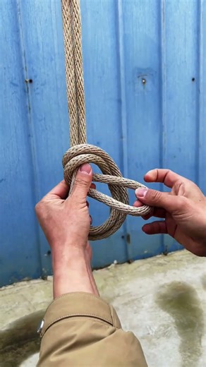 Adjustable strap tie #shorts