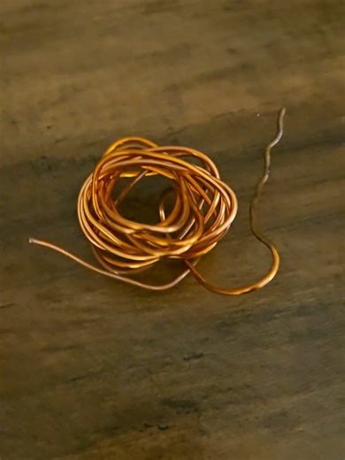 This isn’t broken — it’s survival. What once helped you hold everything together can become heavy later. Healing isn’t force. It’s softening the tension. Gentle change lasts. #MentalHealth #HealingJourney #SelfCompassion #EmotionalGrowth #TraumaHealing #InnerWork #ThriveMentalHealth