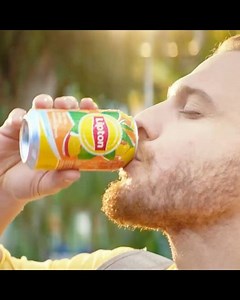 Lipton Ice Tea Türkiye on Instagram: "Kerem Bürsin aşşşırı sıcaklarda nasıl mı ferahlıyor? Aşşşırı ferah bi’ Lipton Ice Tea ile!😎 Sıra sende! #AşşşırıFerah #KeremxLiptonIceTea #Iceee"