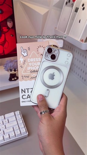 Case nya mirip iP 17 Pro Max, dari bentuk kamera sampai kesan keseluruhannya. Finishing matte frosted bikin tampilannya clean dan gak gampang ninggalin sidik jari, frame metal look-nya bikin HP kelihatan lebih premium. Dipakai harian nyaman, proteksi full cover, dan magnet charging tetap nempel aman. Buat yang suka look HP terbaru tapi tetap pengen praktis 🤍 #caseiphone #softcaseiphonemurah #casingiphone