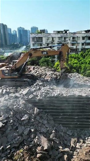 🎵 Excavators Move to the Beat | Heavy Machinery Dance Show #excavator