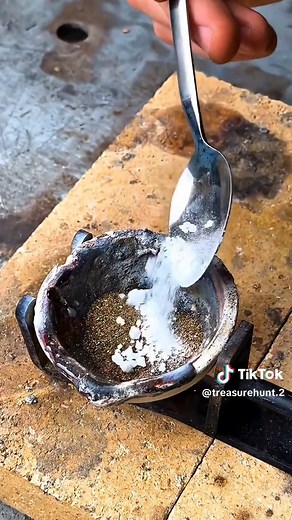 Discover Hidden Beach Treasures: Gold Finds Awaits