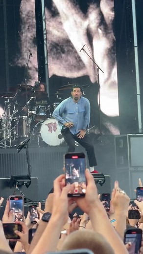 Deftones Live at Crystal Palace: A Mind-Blowing Experience