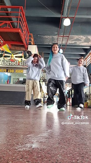 BELLAKA: Tra Bellaka - Canción Para Bailarinas en Terminal