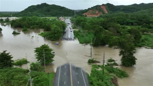 Ernesto makes landfall in Bermuda as a Category 1 hurricane