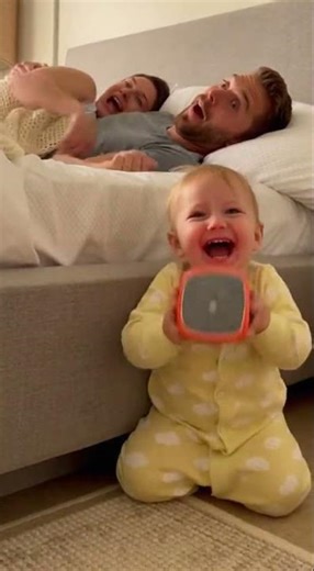 😳 Baby Pranks Sleeping Parents 😂 #shorts #familygoals #baby #cute