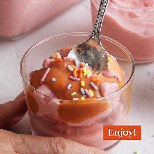 Peanut Butter Magic Shell is an easy 3-ingredient topping that hardens when you pour it over ice cream. You can make your own “dipped” cones or sundaes at home in just minutes! https://detoxinista.com/homemade-peanut-butter-magic-shell/ | The Detoxinista