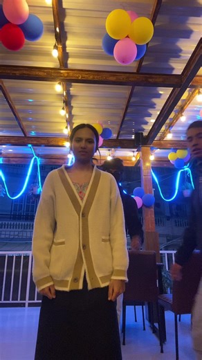 Hallaideu Hallaideu Hamro cafe ma sab jana aideu 😆😆 #dance#fyp#cafelife#welcome#trend