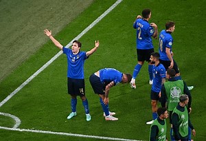 "We have money!": Liverpool fans react to reported Chiesa bid