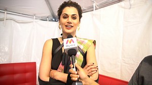 Watch what our show stopper for the Myntra Fashion Show at IIFA Stomp has to say about her saree. P.S. Taapsee Pannu's unconventional saree draping skills gets a complete thumbs up from us! Get her look at the #MyntraBlockbusterSale www.myntra.com #MyntraStylesIIFA IIFA Awards | Myntra