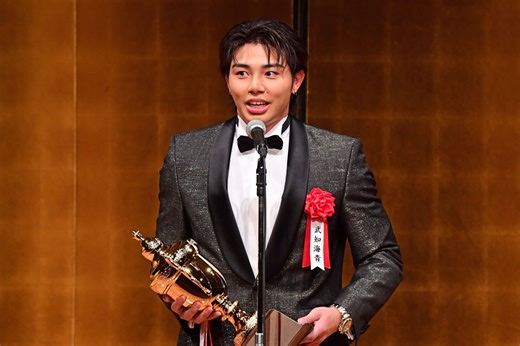 【動画】プロレス大賞授賞式　新人賞・武知海青「この賞をいただいた意味を考えて今年も精一杯頑張っていきたい」 | 東スポWEB