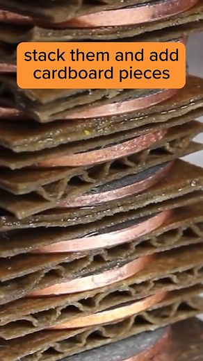 285K views · 4.4K reactions | Turn a stack of pennies into a battery  #reels #pennies #TKOR #battery #experiment | The King of Random | Facebook
