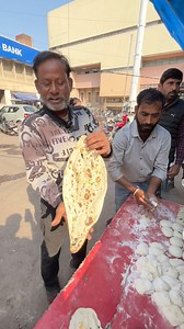 160K views · 2.7K reactions | एक हाथ की नान  #trending #shorts #reels #specialfood #viralreels #food | Desi Bhukkad | Facebook