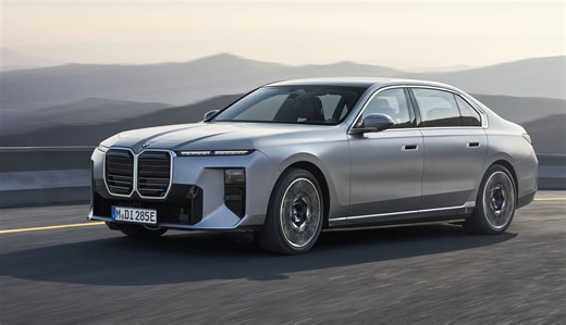 BMW 7 Series gets Neue Klasse upgrade. New i7 now offers over 700km range and 250kW DC fast charging