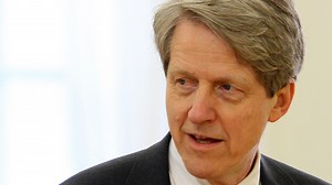 Yale's Shiller Not Surprised by Divergence Between Markets, Economy