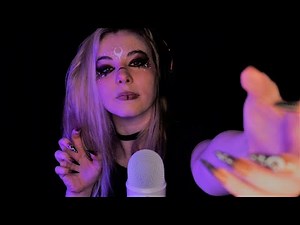 ASMR | breathy whispering ramble & long nails face scratching/visual trigger