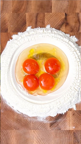 Matthew Ryle on Instagram: "Raviole Dauphiné #frenchclassics Full recipes available 👆🏼 #cooking #basics #cheese #pasta #dauphine #sauce"