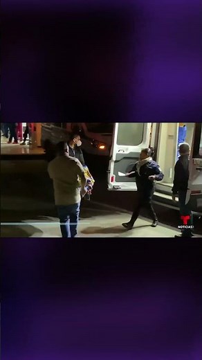 Asciende a 15 la cifra de fallecidos tras volcarse un autobús en México #Shorts | Noticias Telemundo
