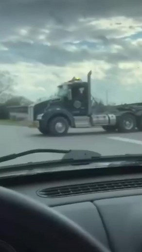 Train Vs Excavator | Jobs in Mining