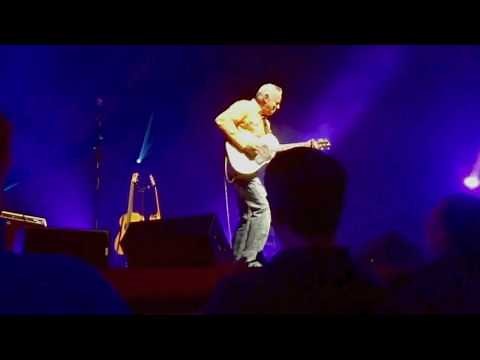 Tommy Emmanuel - Classical Gas with Beatles Medley 2017