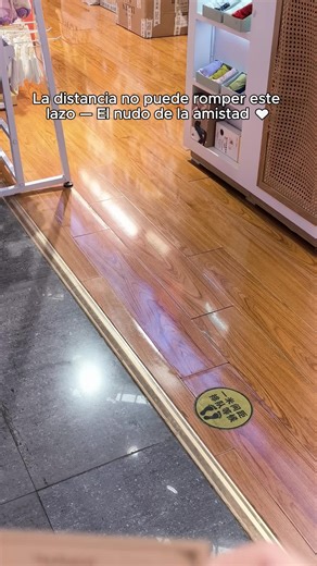 Save this if you’re looking for a best friend gift.#friendshipbracelet #bracelet #giftideas #friends #jewelry