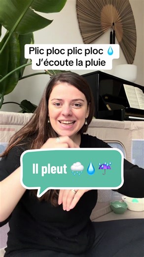 ☔ Il pleut dehors… c’est le moment parfait ! 🌧️ Prenez votre petit dans les bras et chantez ! Plic ploc, plic ploc — cosy et apaisant 🎵🏠 Mimez la pluie avec vos doigts 👆💧 🎬 Vidéo complète sur mon compte ou ma chaîne (lien en bio) #c#comptineagestesc#chansonsenfantsm#maternellep#pourtoifyp
