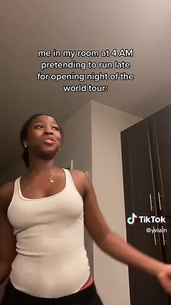 Dress Malfunction Before World Tour | Quick Change Mishap