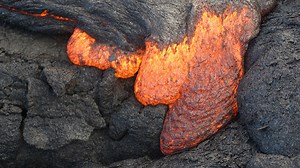 Lava flows: What to know about a'a and pahoehoe