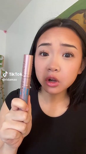 Easy Waterproof Mascara Removal: 2 Methods