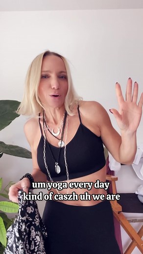 You always hear me say my jewelry earthy/glam and boho/chic…in this video I demonstrate in a very speedy lol way how this Trio Bundle set can go with three looks ✨✨✨ Which one is your favorite? This Trio Bundle set: Remember who the F you are Original Necklace Light Ling Chain Warrior Wooden Boho Wrap It’s not just jewelry… It’s a feeling ✨✨✨✨ #katiadesigns