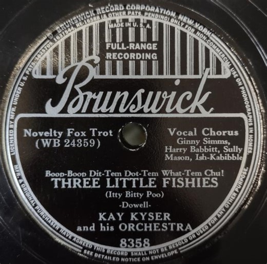 Kay Kyser And His Orchestra - Three Little Fishies / Show Your Linen, Miss Richardson