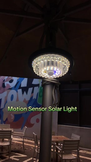 When you keep still or move away,the solar light will change to dim itself when in motion sensor modes,this lamp can adjust color temperatures by remote control!❤️#tik_tok #tiktokshop #homedecor #fyp #fyppppppppppppppppppppppp