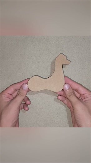 🦌✨ DIY Deer Cardboard Craft! 🎨🖐️ Watch me transform simple cardboard into this cute deer decor! Perfect for the holidays or adding a rustic touch to your space. 🏞️ All you need is some cardboard, a craft knife, glue, and a bit of creativity! ✂️💡 #DIYDeer #CardboardCrafts #EasyDIY #HolidayDecor #RusticDecor #CraftWithMe #UpcyclingIdeas #usingcardboard #deer #diyproject #diy