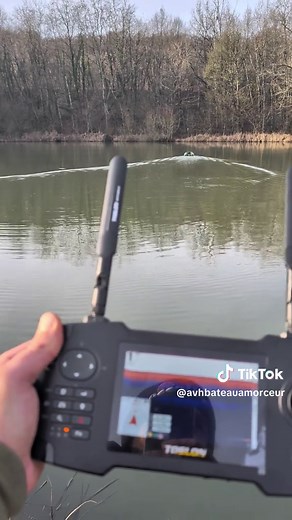 Test du catamaran de Mickael avec XR 500 et batterie lithium