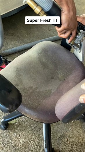 So satisfying 😍 #Superfreshtt #cleantok #upholsterycleaning #cleaning #deepcleaning #hygiene #trini #trinitiktok #cleantok #disgusting #mattresscleaning #satisfying #sayisfyingvideo