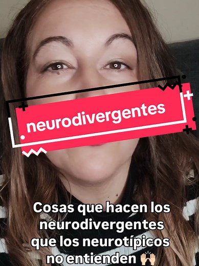 Cosas que hacen los neurodivergentes que los neurotípicos no entienden: Ecolalia: Repetir palabras o frases, ya sea inmediatamente después de escucharlas o de forma diferida, como una forma de procesar el lenguaje y autorregularse. Palilalia: Repetir palabras o frases a sí mismo, a veces en voz baja, como una forma de autoestimulación y regulación. Hipermemoria para datos específicos: Recordar detalles inusuales con gran precisión, como fechas, diálogos de películas o patrones numéricos. Movimie