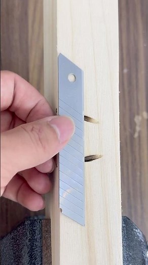 How to make a wire stripper using a blade