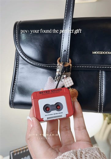 capture your voice with this mini recorder tape keychain 📼 or record a song 🎵 ❤️ gift for her or him #voicerecorder #recordingbox #tape #gift #giftideas