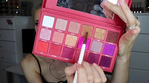 Be the DESIGNSER of your own future! 🖤👊🏼💎⚡️💲💥💭 Products used: XO Beauty lashes the feline NyxCosmeticsNZ vivid brights 'vivid fire, vivid halo, vivid violet & vivid sapphire' Thin Lizzy Beauty eyeliner & corrector pen (use code alyshia30 for 30% off sitewide) M·A·C Cosmetics eye kohl fascinating & lip liner strip down #bhcosmetics take me to Brazil palette @jeffreestarcosmetics blood sugar palette Maybelline New York super stay matte ink driver Benefit Cosmetics fool proof brow powder 3 #