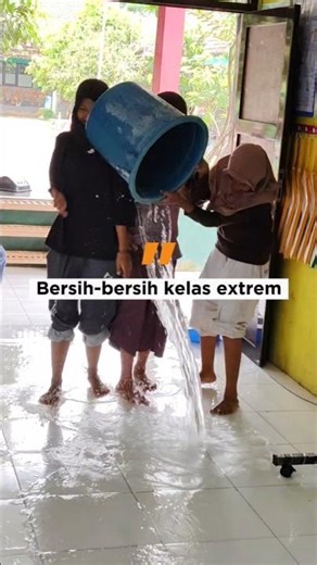 cleaning up in class 😁🥶 #nugiapria #schooltime