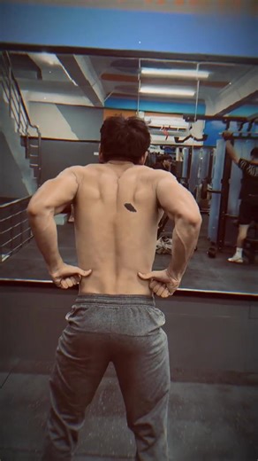 Pose lưng mặt quỷ 💪#fyp #natural #gym #fitness #tapluyenmoingay