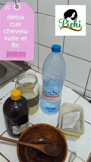 DÉTOX DU CUIR CHEVELU : Ingrédients : - 4 cuillère à soupe argile verte - 8 cuillère à soupe du gel d'aloès vera - 3 cuire à soupe hydrolat de romarin #cheveux #diy #produitsbio #cheveuxlong #nappy #cheveuxafro
