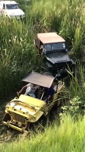 WWII Hero Saves the Day! Ford GPW Rescues CJ5 on the IJC Offroad Challenge Track