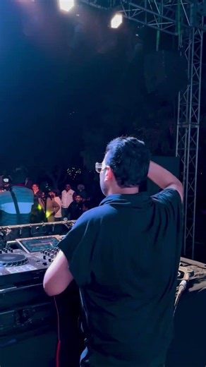 100 Problems - One Solution = MWAB - Man With A Briefcase #bestvibe #djindia