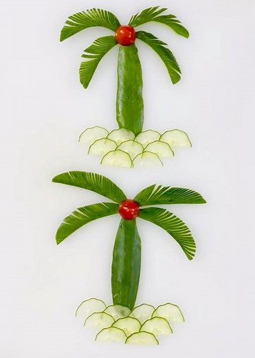 "DIY Cucumber Palm Tree – So Easy!" #foodart #diy #easygarnish #food #fruitcutting #fooddecoration