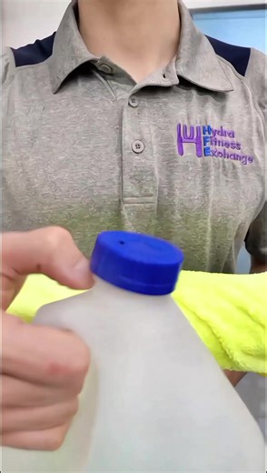 🎥 How Often Should You Service a Treadmill? 🏃‍♂️⚙️ ❗ Most people service their treadmill too late — don’t be one of them. 🛠️ Home use: Service every 3–6 months 🏋️ Gym use: Service every 1–2 months Skipping service leads to: ❌ Belt slipping ❌ Motor damage ❌ Unsafe workouts ✅ Regular maintenance = smooth run longer machine life 📍 Flex Fixes | Gym Equipment Experts – Dubai & UAE #treadmill #treadmillmaintenance #gymtok #fitnessmaintenance #gymtips