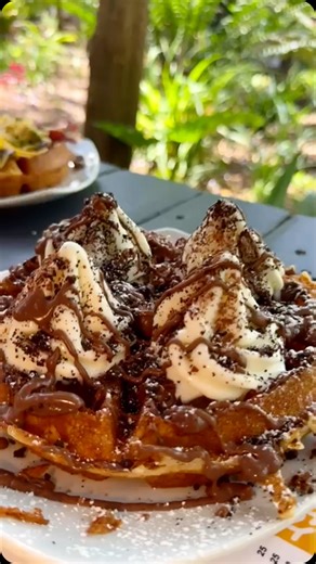 If you are craving something sweet, savoury, salty or cheesy then you’ve come to the right place!At Crispy Waffles, the choice is ALL YOURS! ✨ Create Your Own Waffle or Pizza from scratch: 🧇 Pick your base 🍫 Pile on your favourite toppings 😋 Enjoy your masterpiece! Whether you’re in the mood for chocolate drizzle and strawberries or a cheesy, meaty delight, we’ve got you covered. Visit us today and make your perfect waffle creation! Eat in | UBER delivery | Collection CrispyWaffles is at Gree