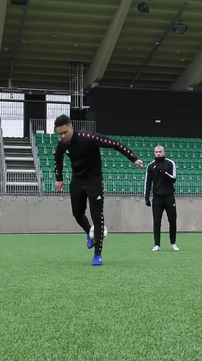 First touch magic ✨👏🏽 #sssfootball #fotboll #football #skills #fyp