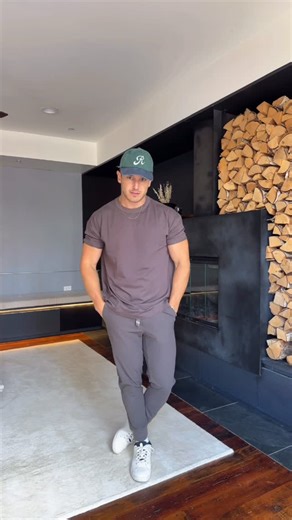 Sam Cushing on Instagram: "Help me settle this: which look? I’m going for a balance between elevated and casual ✅ @fableticsmen @fabletics #fableticspartner"